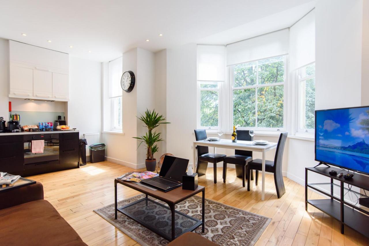 Oakfield Premier Apartments - Fast Wifi - 5 Mins City Centre カーディフ 部屋 写真