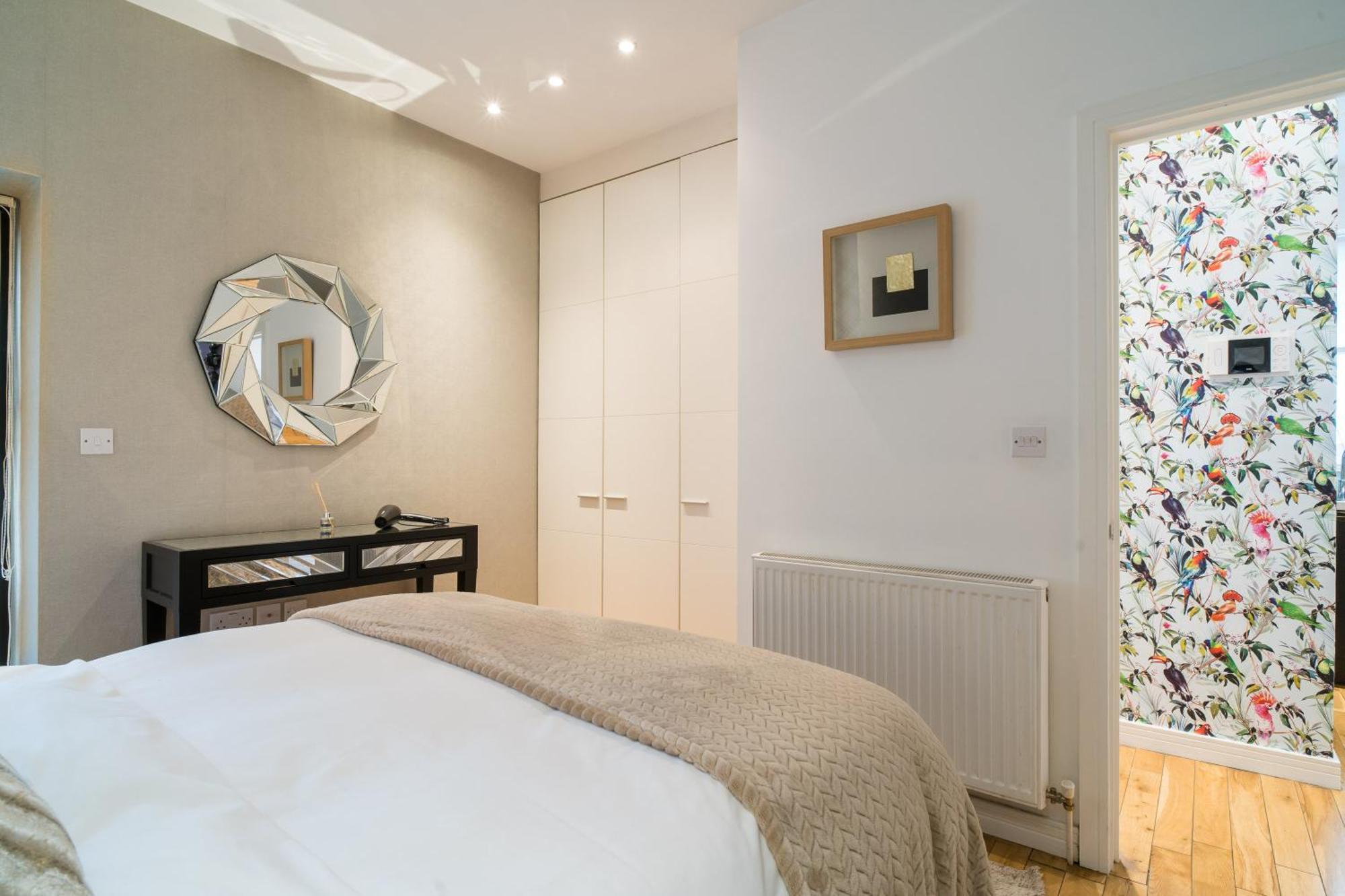 Oakfield Premier Apartments - Fast Wifi - 5 Mins City Centre カーディフ 部屋 写真